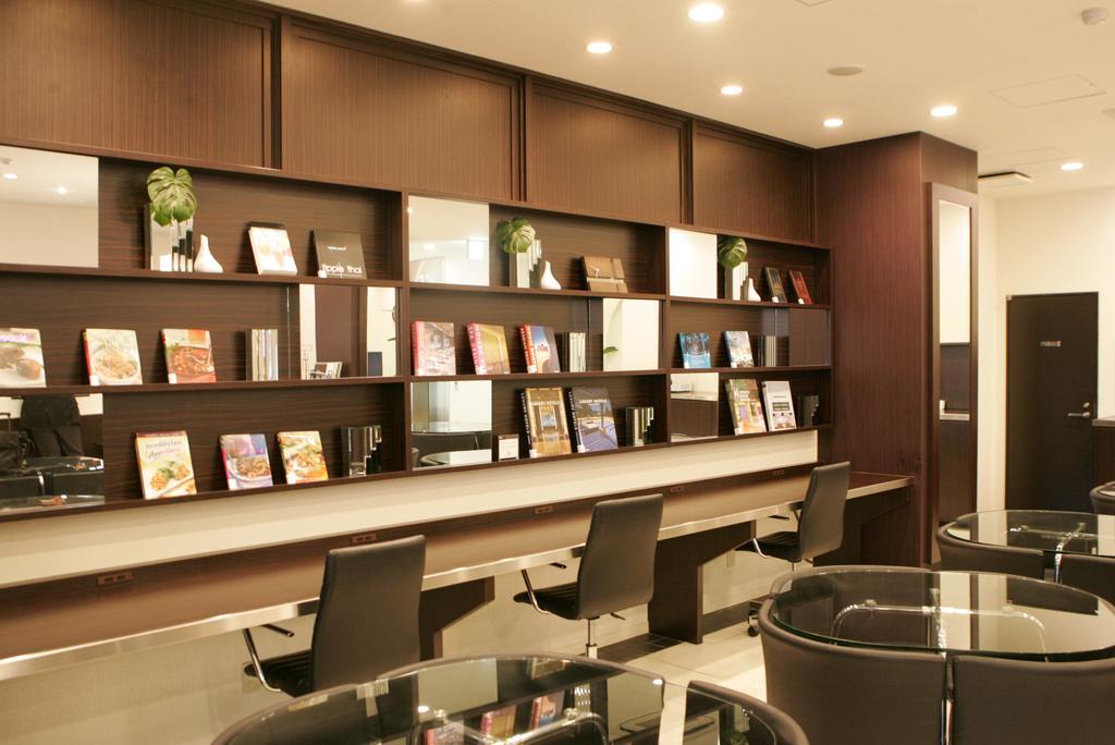 Green Rich Hotel Iwakuni Ekimae  Bagian luar foto