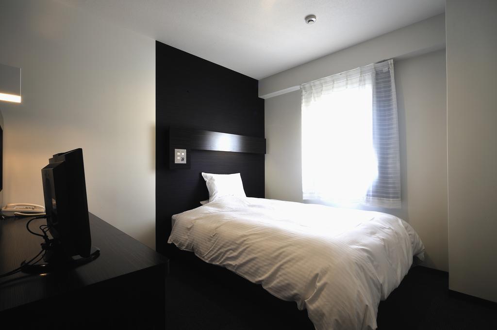 Green Rich Hotel Iwakuni Ekimae  Bagian luar foto