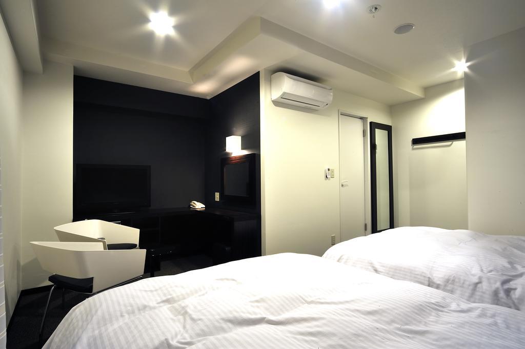 Green Rich Hotel Iwakuni Ekimae  Bagian luar foto