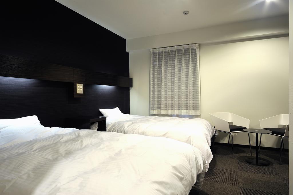 Green Rich Hotel Iwakuni Ekimae  Bagian luar foto