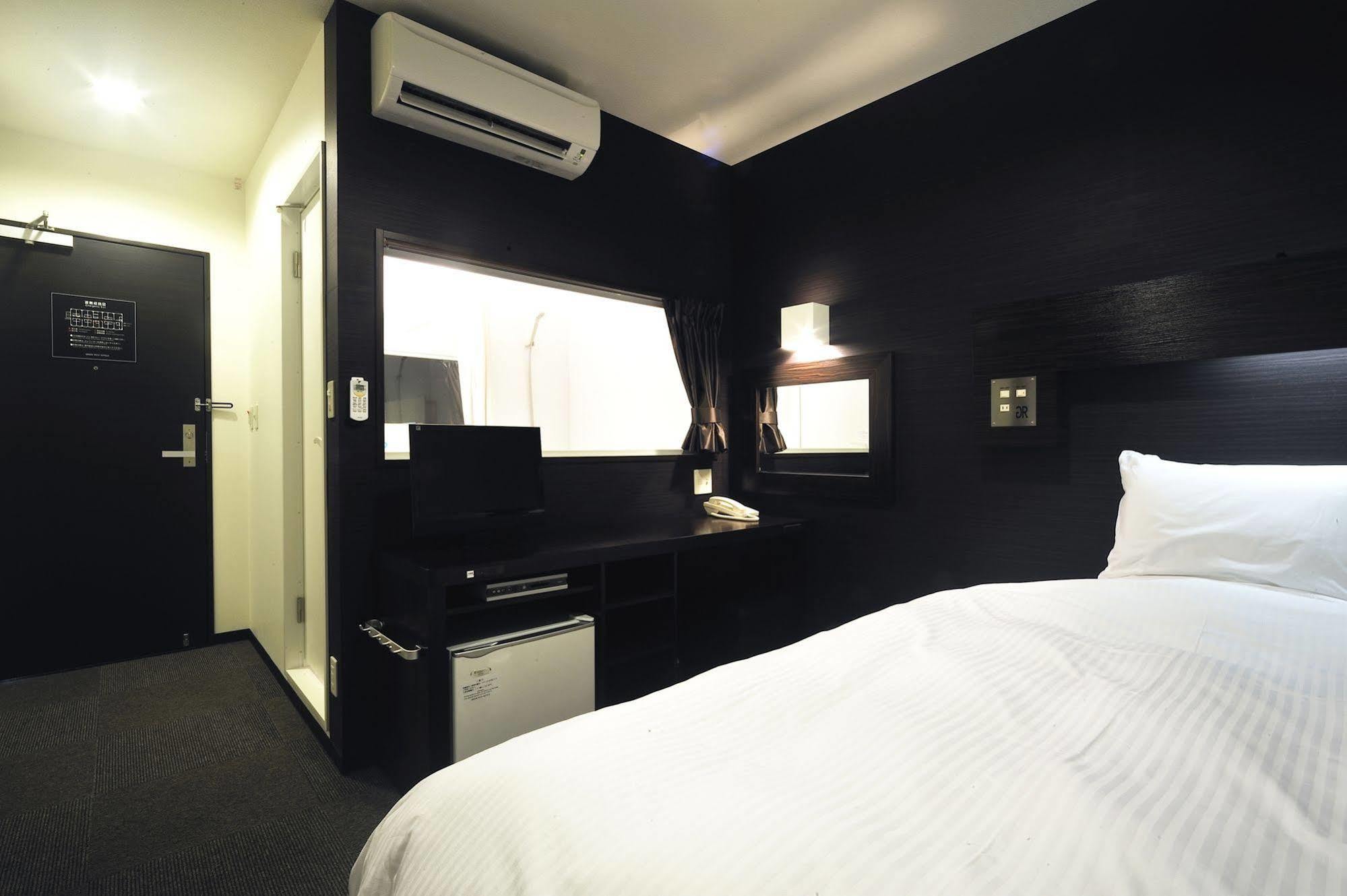 Green Rich Hotel Iwakuni Ekimae  Bagian luar foto