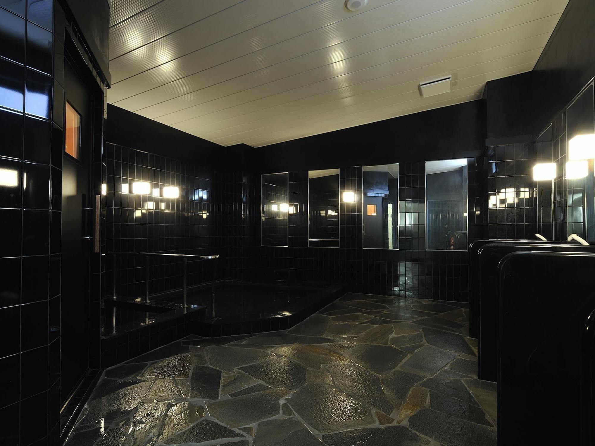 Green Rich Hotel Iwakuni Ekimae  Bagian luar foto